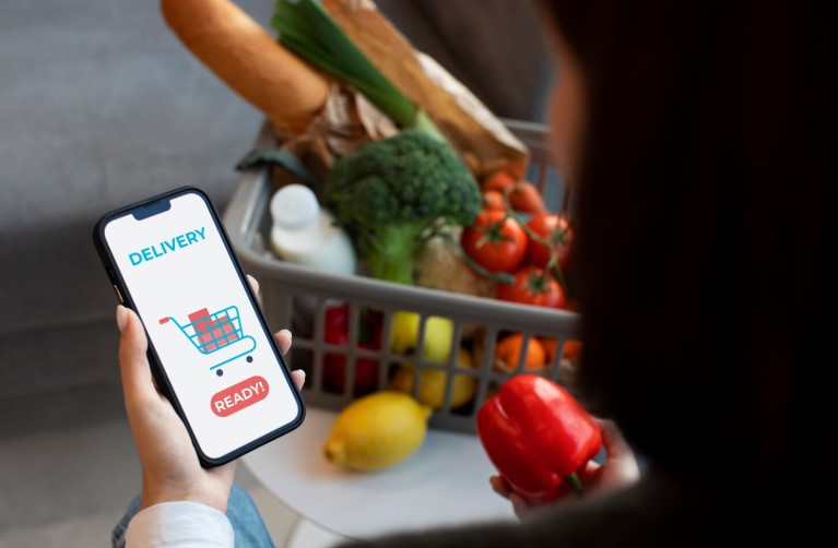 طراحی اپلیکیشن مارکت‌پلیس (Marketplace App)
